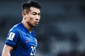开云体育-沪媒：于汉超、阿苏埃未随队出征，将无缘申花客战亚泰