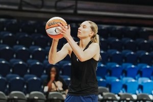 开云官网-状元佩奇晒美照 李月汝留言：长得太甜了